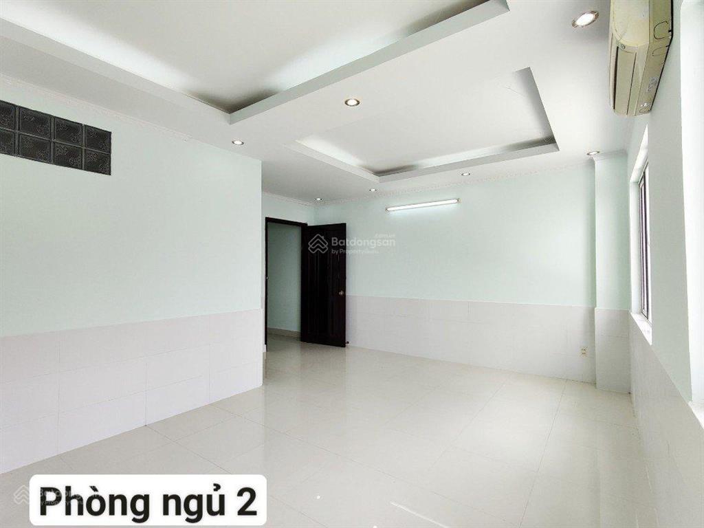 Bán nhà 1 trệt 1 lầu, đường số 5 kdc nam long 1