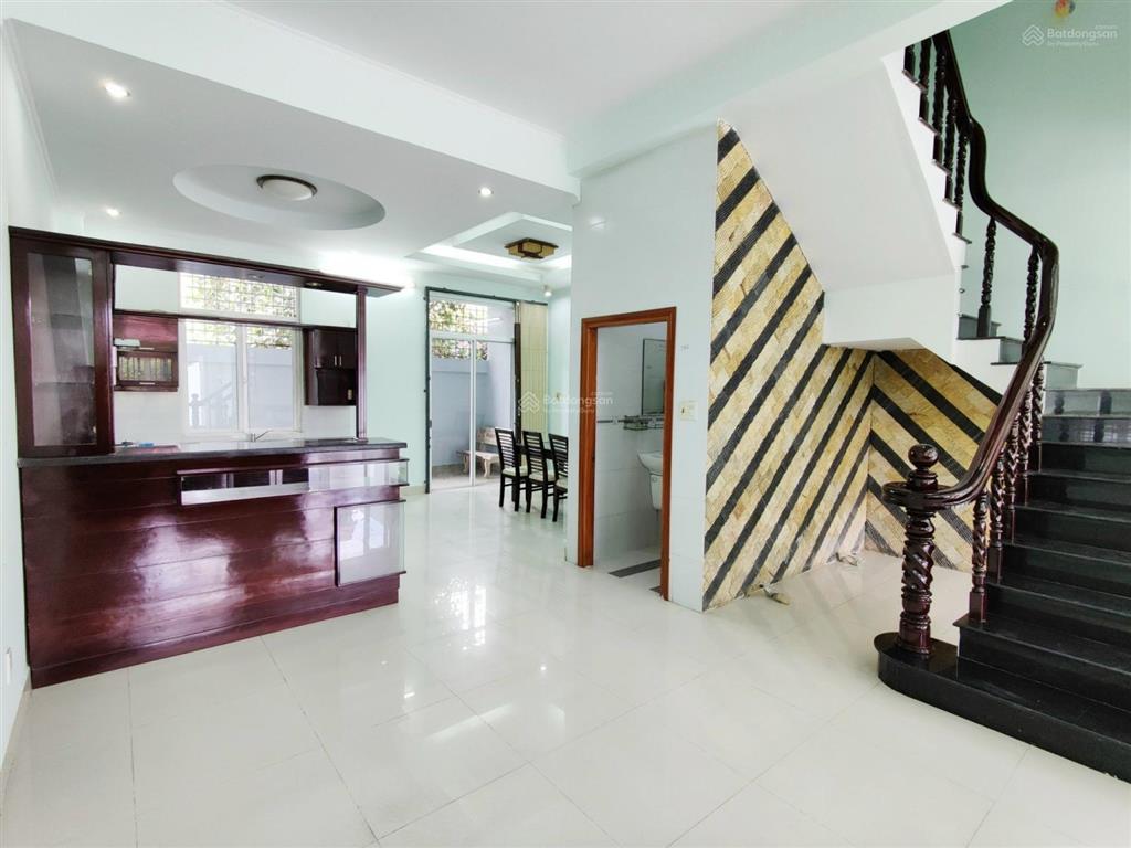 Bán nhà 1 trệt 1 lầu, đường số 5 kdc nam long 1
