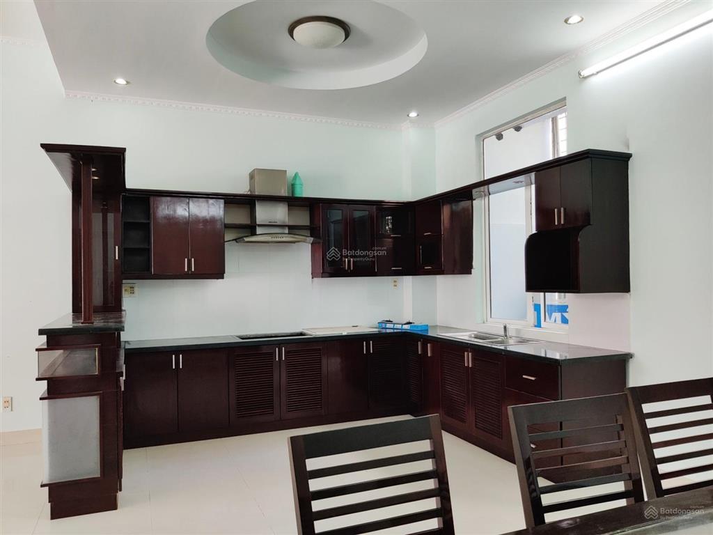 Bán nhà 1 trệt 1 lầu, đường số 5 kdc nam long 1