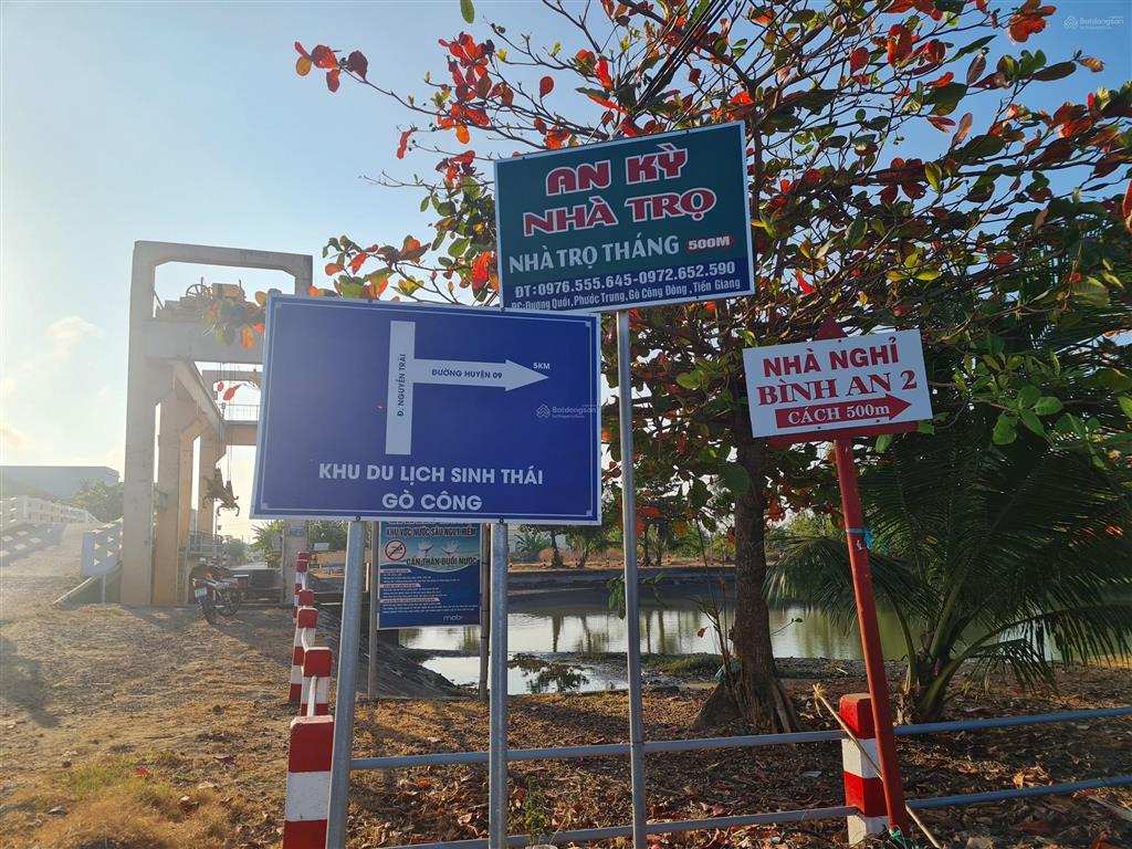 Vị trí đắc địa mt đường huyện lộ 9, cách ngã ba nguyễn trãi vào đúng 4 căn nhà. 15x72m, nở hậu 28m