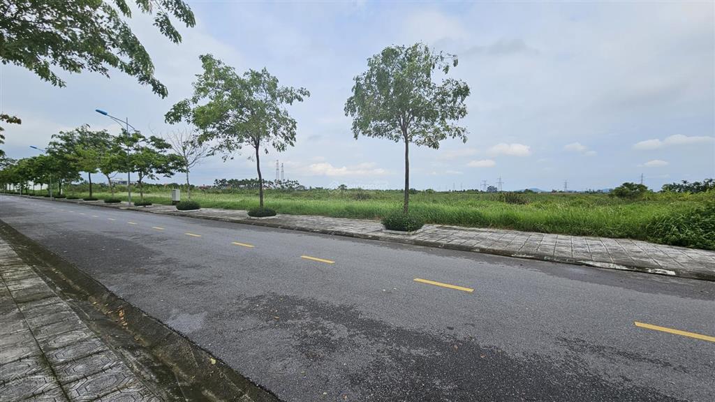 Bán lô góc gần chung cư giá bao rẻ