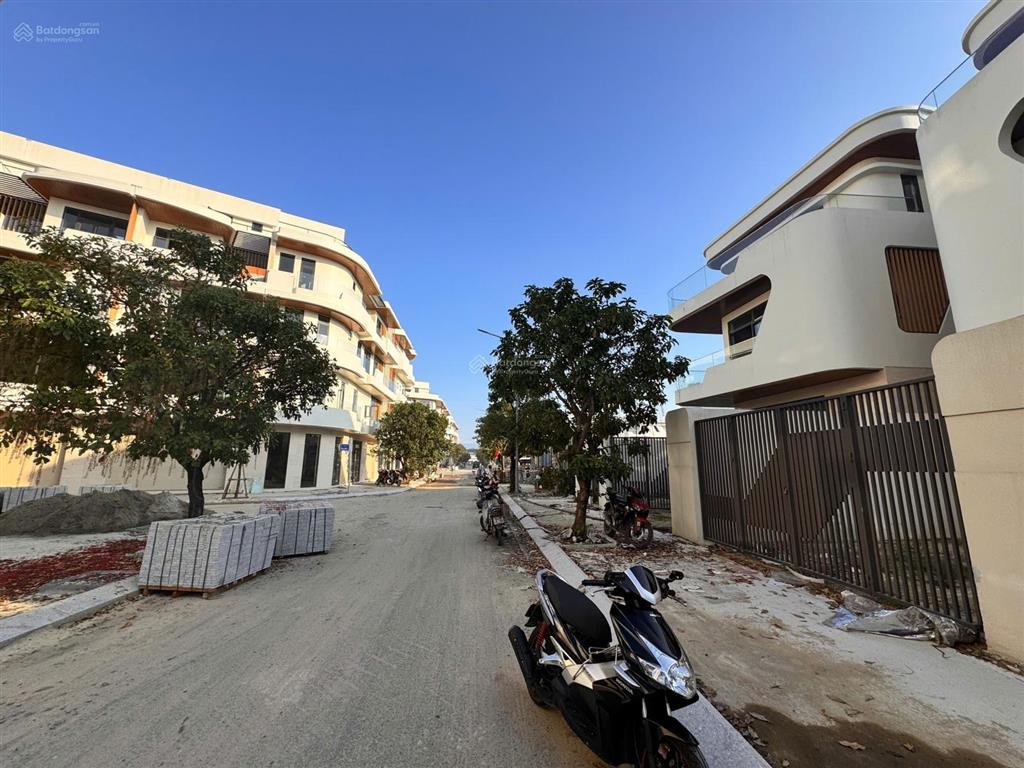 Bán biệt thự đẹp đường bùi viện, dự án elysia complex city đà nẵng, 300m2, 3 tầng  32 tỷ