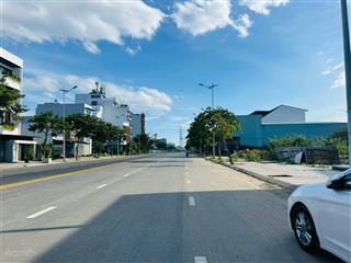 Bán nhà mặt tiền đường 29/3, hàng dừa, vị trí đẹp, bán đất tặng nhà, chủ đi mỹ định cư 0934 880 ***