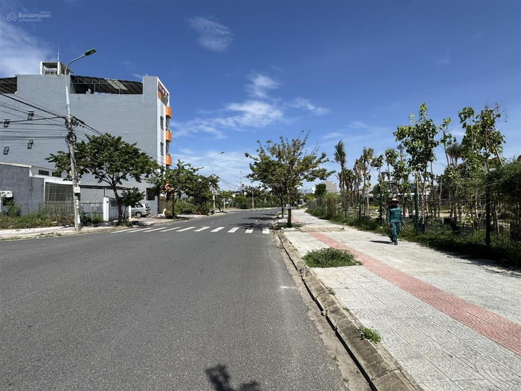 Bán đất trống góc lê sỹ, đường 10,5m. khu vip hoà xuân, kinh doanh sầm uất. 176m2 , giá 15,9 tỷ .