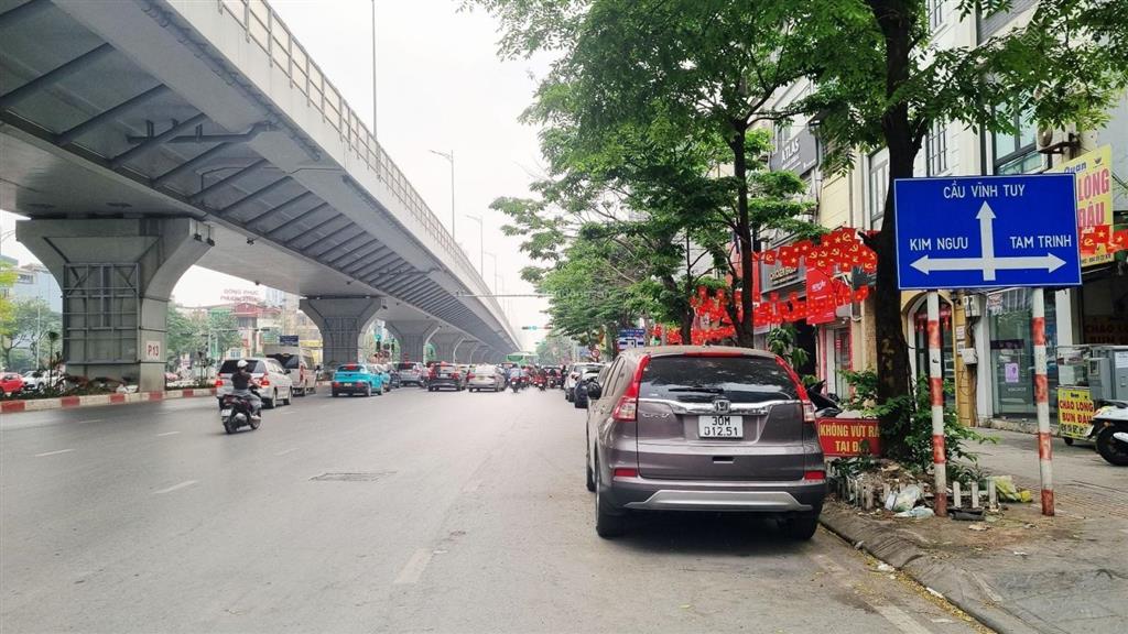 Bán tòa nhà văn phòng trên phố minh khai, vị trí ô tô tránh cực đẹp, gần 70m2 mà chỉ có 23 tỷ