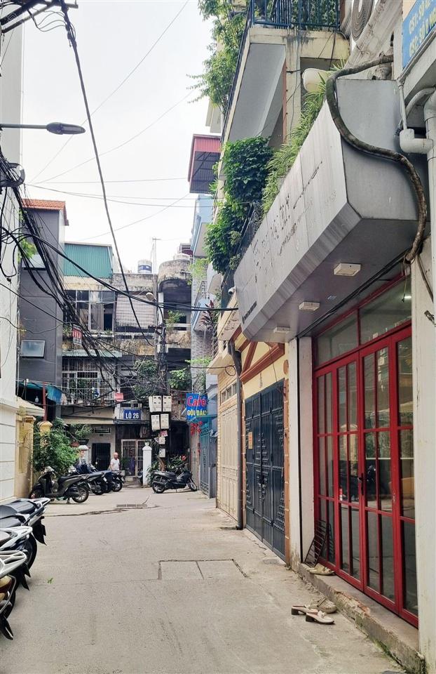 Bán tòa nhà văn phòng trên phố minh khai, vị trí ô tô tránh cực đẹp, gần 70m2 mà chỉ có 23 tỷ