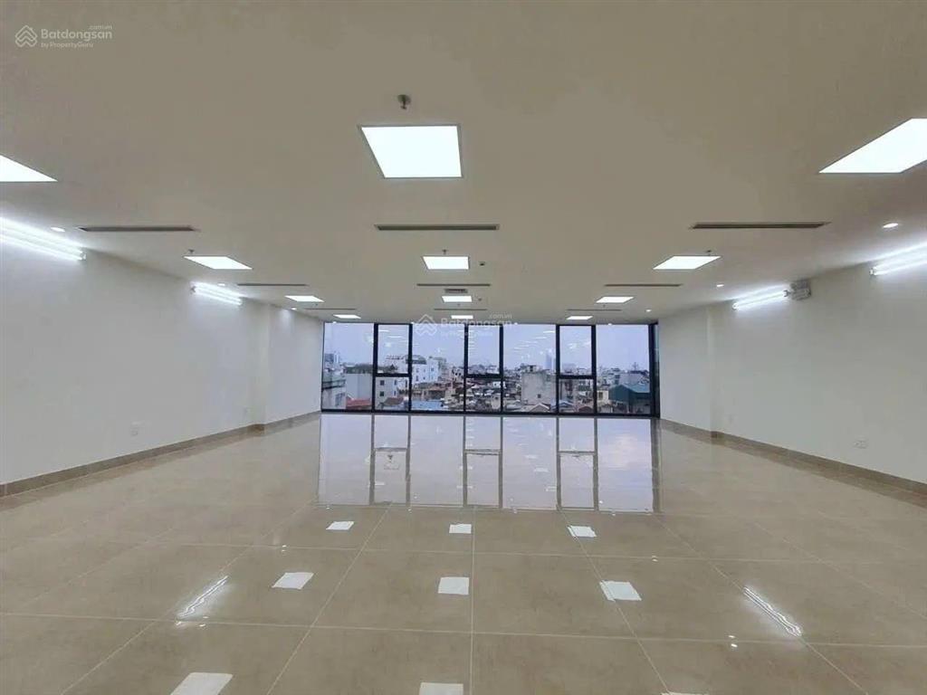 Cho thuê nguyên tòa building 8 tầng nổi 1 tầng hầm, 2 thang máy, 2400m2 sàn, xã đàn 400 triệu.