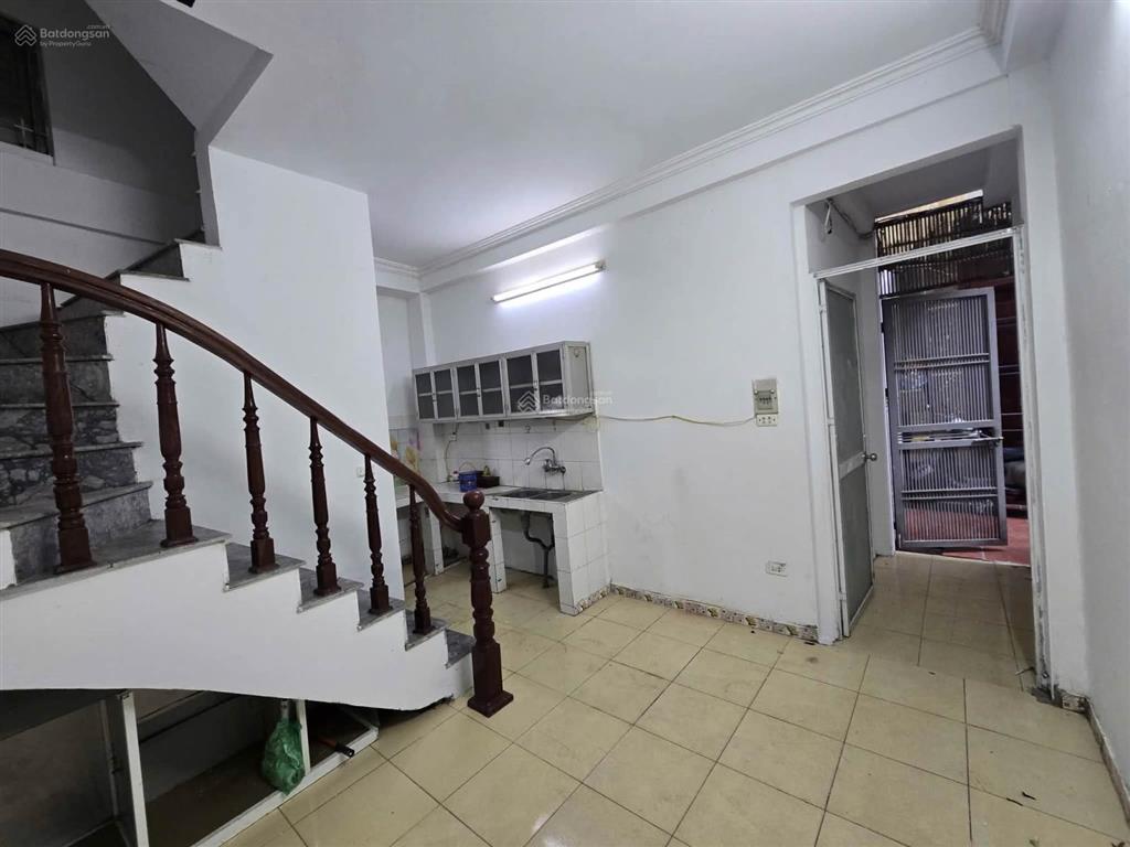 Cho thuê nhà riêng trương định, bạch mai, cả nhà 3 tầng đẹp đầy đủ ở ngay 6 triệu