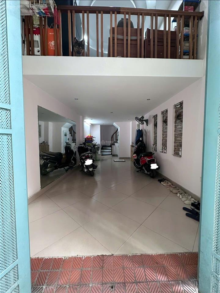 Bán nhà riêng quận thanh xuân, nhà 5 tầng có gara ô tô, cực hot 35m2 chỉ 10 tỷ, xem ngay