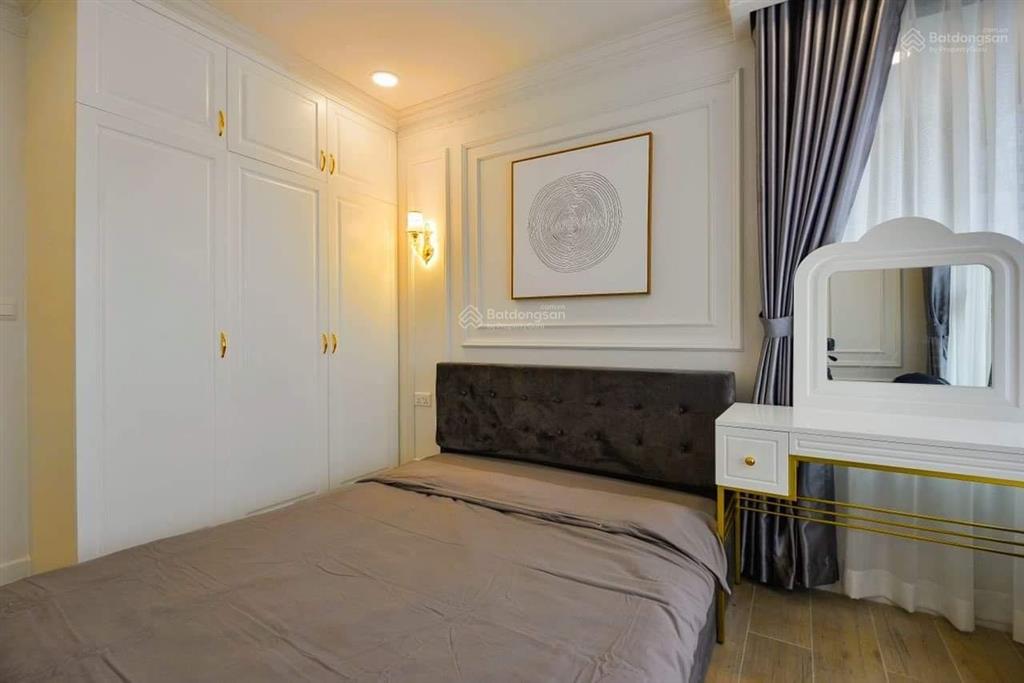 Cho thuê căn hộ kingdom 2pn + 2wc, nội thất cơ bản 18tr/tháng