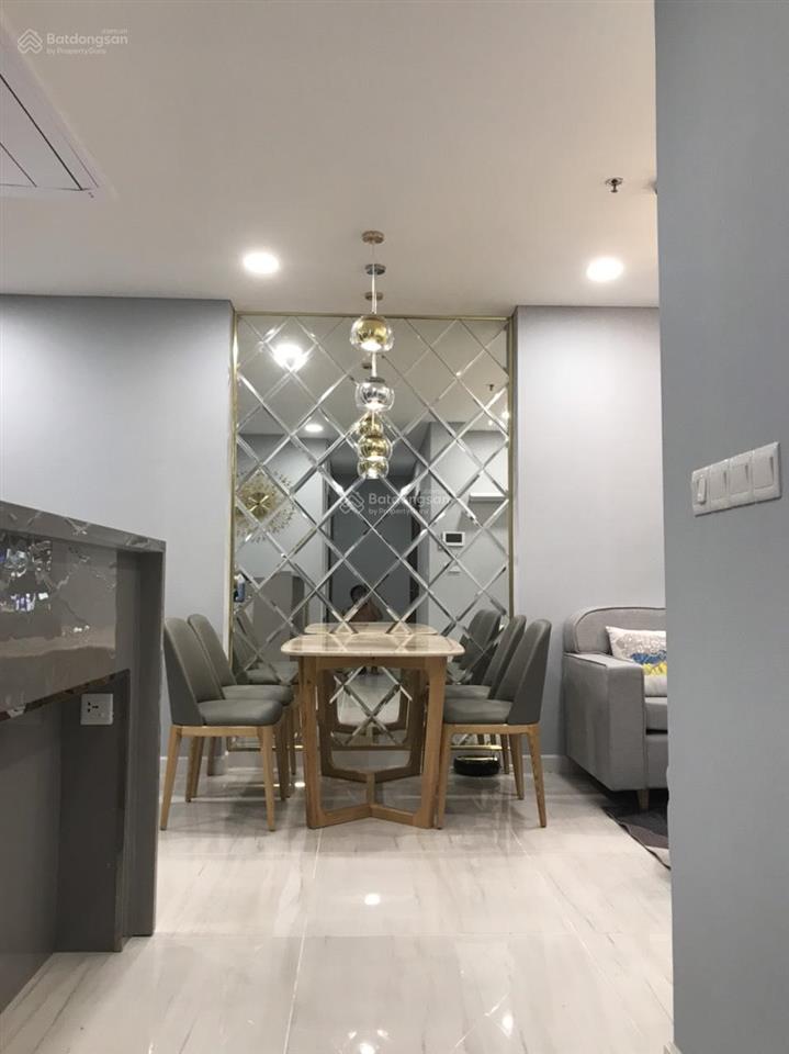 Chính chủ cần bán gấp căn hộ kingdom 2pn 73m2, hướng đông nam, 7.3 tỷ