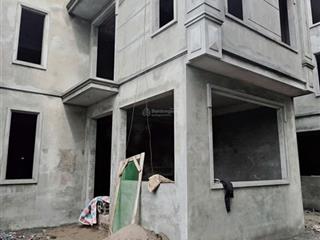 Bán nhà độc lập 75m  4 tầng  ô tô đỗ sân  ngõ to thông thoáng