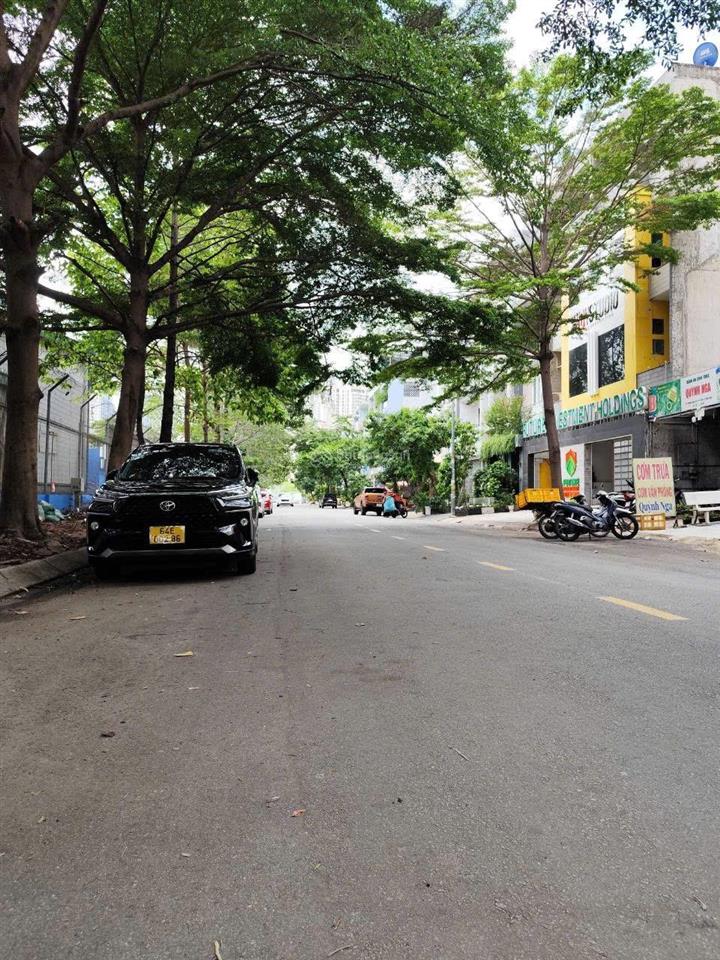 Bán toà nhà 8x20 hầm 6 tầng ngay trương văn bang  giá 50 tỷ