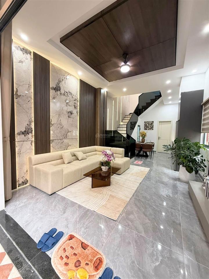 Bán nhà kiệt oto bắc đẩu, cách đường chỉ vài bước chân.