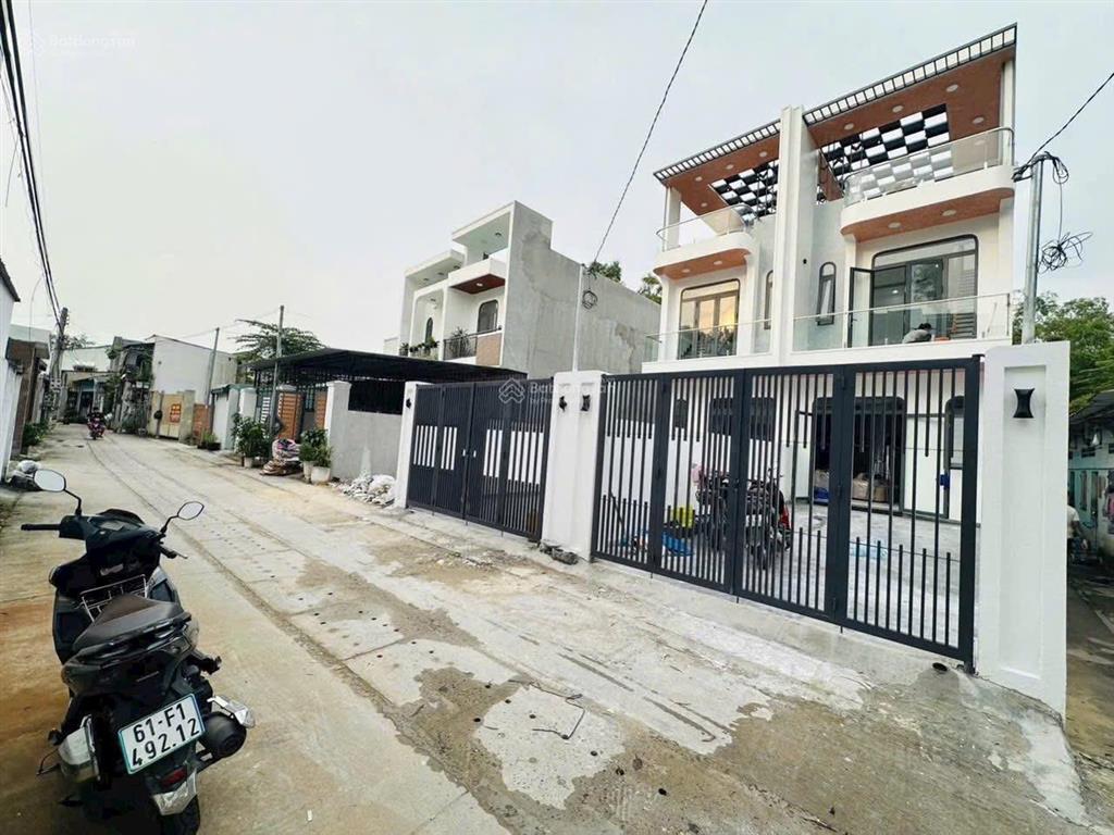 Cho thuê nhà mới xây 100% trệt 2 lầu phú lợi tdm . gần ngã tư lê hồng phong .gần trường nguyễn