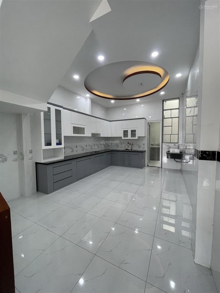 Cho thuê nhà 1 trệt 1 lầu chánh mỹ, 1 sẹc đường nguyễn văn cừ cách cầu phú cường và phố đi bộ bđ