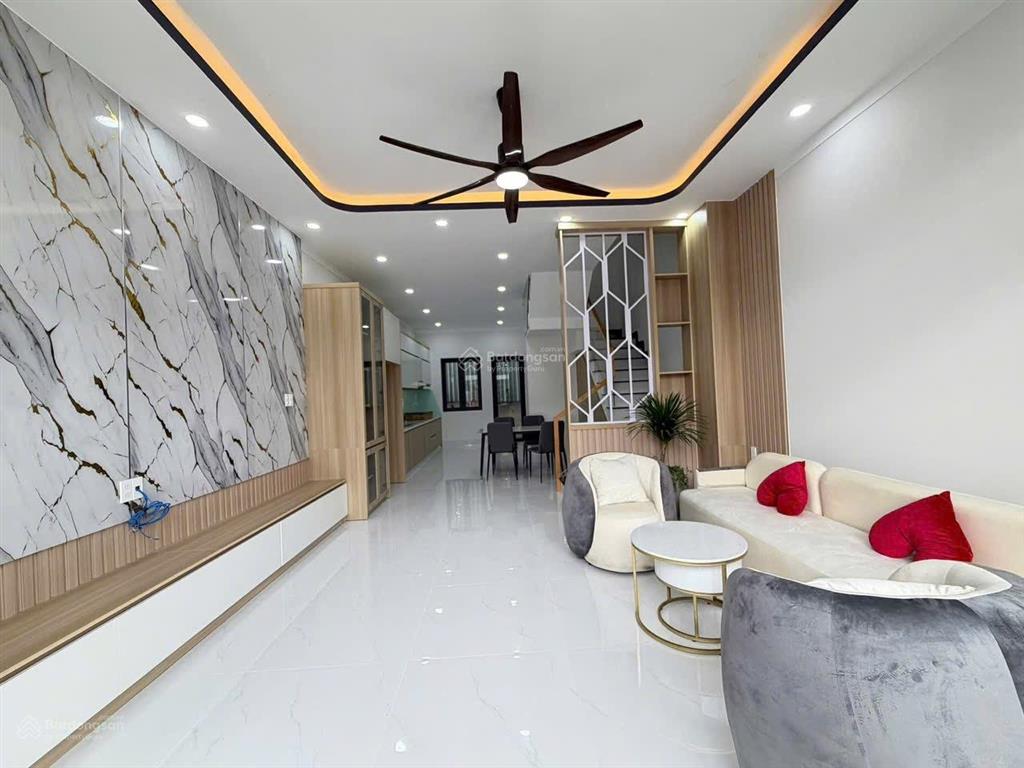 Cho thuê nhà mới 100% 1 trệt 2 lầu đường đx 043 phú mỹ  đối diện kdc hiệp thành 3  thủ dầu một 