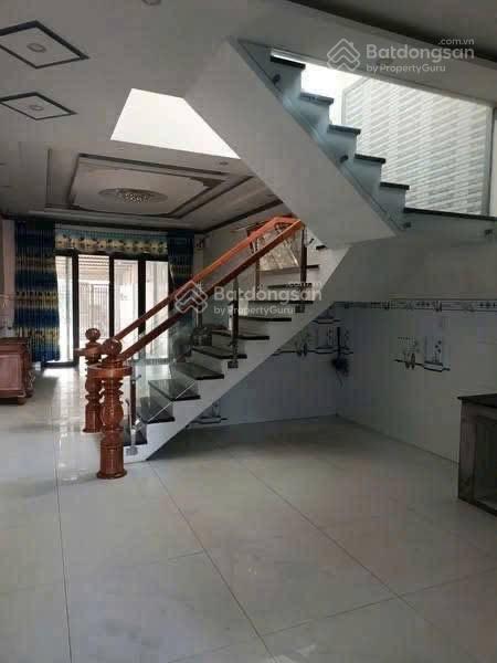 Cho thuê nhà nhà mặt tiền hồ văn cống, tương bình hiệp tdm.bình dương diện tích  5 x 30, tk nhà
