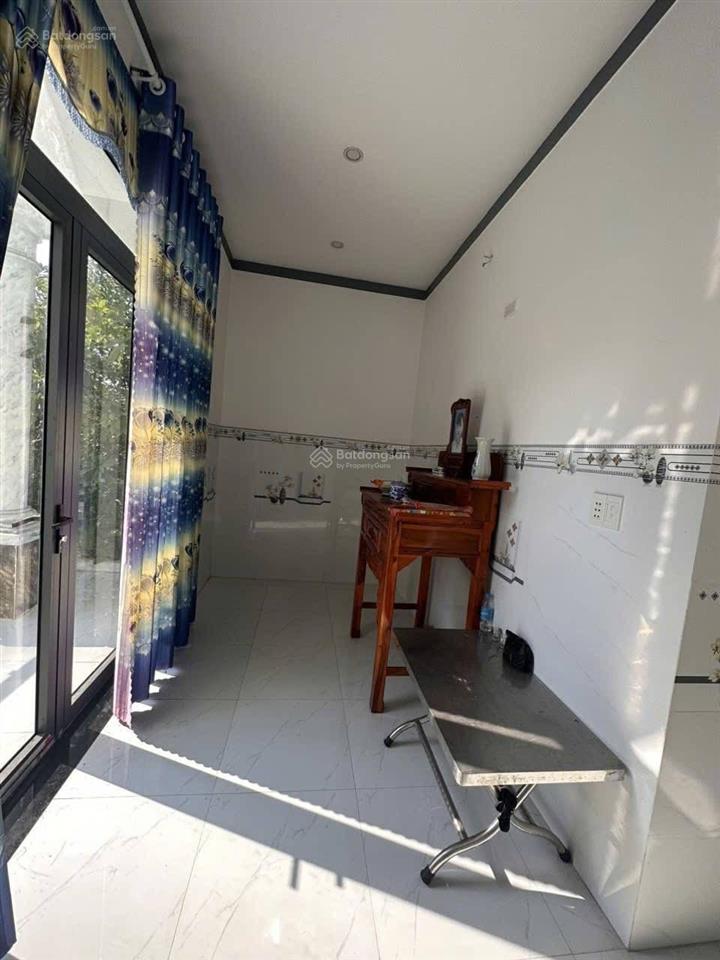 Cho thuê nhà nhà mặt tiền hồ văn cống, tương bình hiệp tdm.bình dương diện tích  5 x 30, tk nhà
