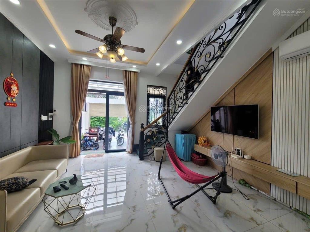  cho thuê nhà 1 trệt 1 lầu phường phú lợi  thủ dầu 1 bình dương thiết kế 1 trệt, 1 lầu gồm 3 p