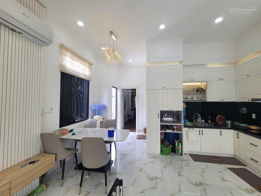  cho thuê nhà 1 trệt 1 lầu phường phú lợi  thủ dầu 1 bình dương thiết kế 1 trệt, 1 lầu gồm 3 p