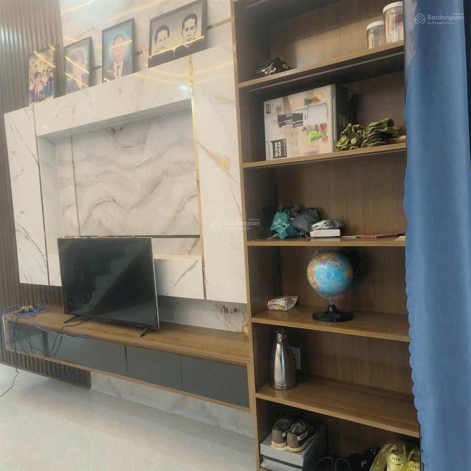 Cho thuê nhà mặt tiền hiệp an, thủ dầu một
gần chợ bưng cầu
1 trệt 1 lầu 400m2, sạch