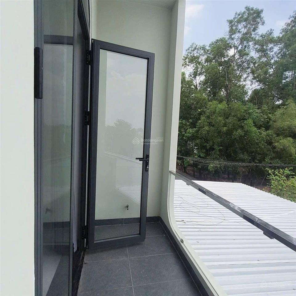 Cho thuê nhà mặt tiền hiệp an, thủ dầu một
gần chợ bưng cầu
1 trệt 1 lầu 400m2, sạch