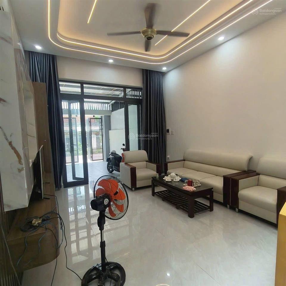 Cho thuê nhà mặt tiền hiệp an, thủ dầu một
gần chợ bưng cầu
1 trệt 1 lầu 400m2, sạch