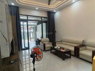 Cho thuê nhà mặt tiền hiệp an, thủ dầu một
gần chợ bưng cầu
1 trệt 1 lầu 400m2, sạch