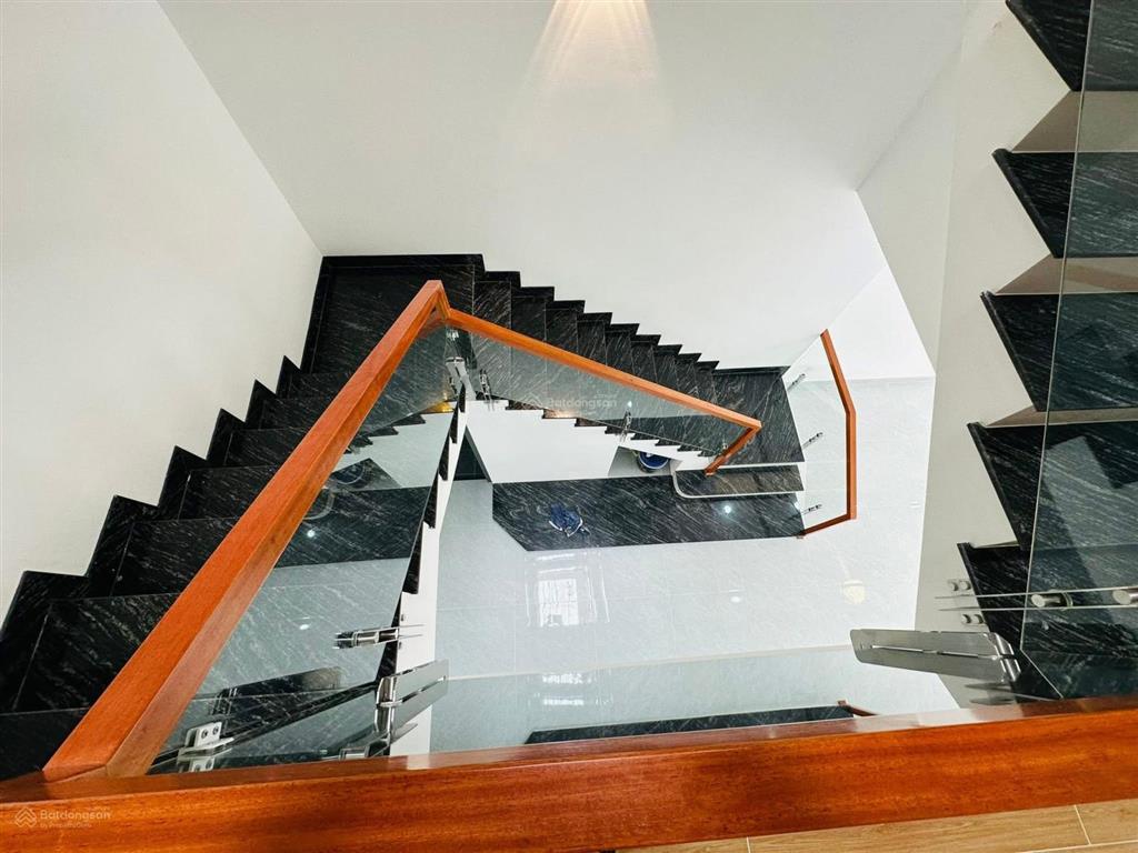 Bán nhà mới 100%  kdc phúc đạt  diện tích đất 5x20m  100m2  diện tích sàn xây dựng 328 m2