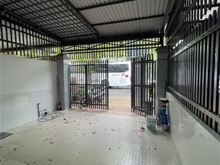 Cho thuê nhà trong khu dân cư hiệp thành 3 nhà 2 phòng ngủ. đường nhựa 8m. nhà đã sơn lại như mới