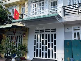 Giáp chủ nhà 1 lầu khu dân cư hiệp phát hiệp thành thủ dầu một , bình dương
sát đường nguyễn đ