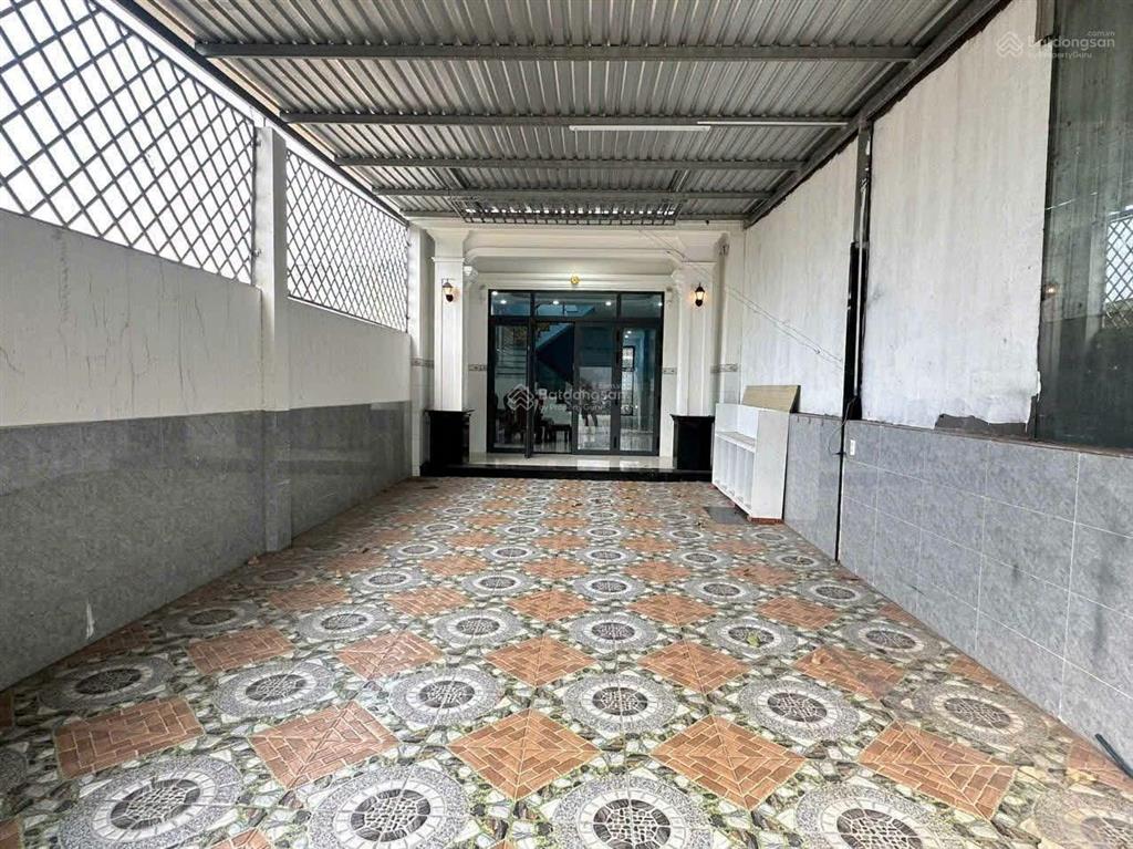 Gc cho thuê nhà 1 trệt 1 lầu gần trường tiểu học phú tân  p phú tân  tdm dt 5x30m gồm sân xe 9c
