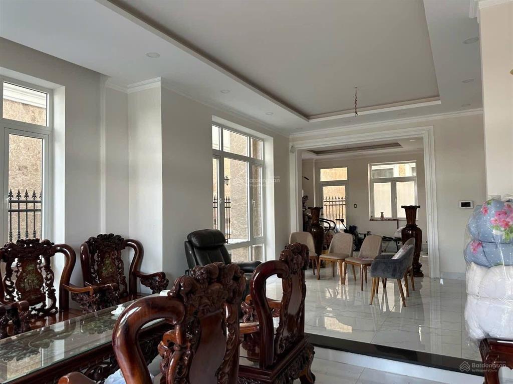 Cho thuê biệt thự phố đi bộ bạch đằng phú cường tdm bình dương  diện tích 12x18 nhà đã hoàn công