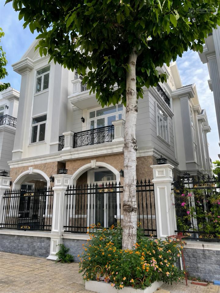 Cho thuê biệt thự phố đi bộ bạch đằng phú cường tdm bình dương  diện tích 12x18 nhà đã hoàn công