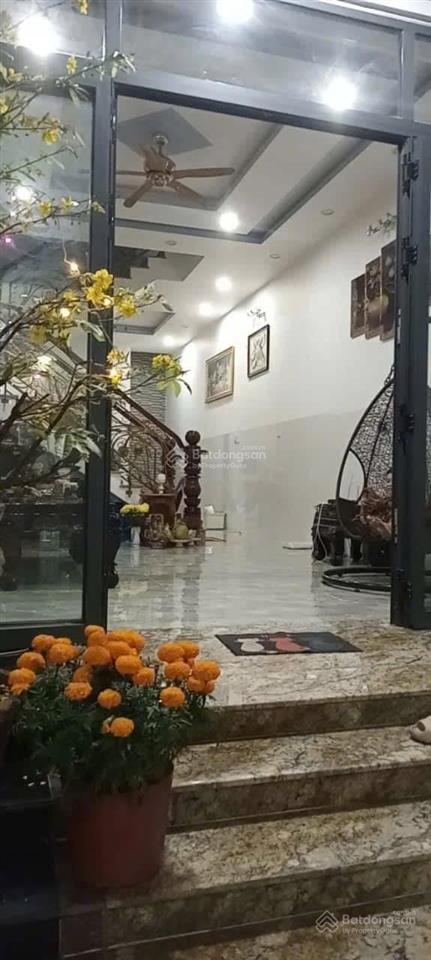 Cho thuê nhà định hoà thủ dầu một
gần vòng xoay định hòa, giá 12 triệu/tháng
1 trệt 2 lầu, diện tí