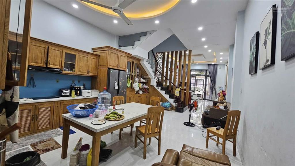 Bán nhà 1 trệt 2 lầu đường số 12 khu dân cư hiệp thành 3
