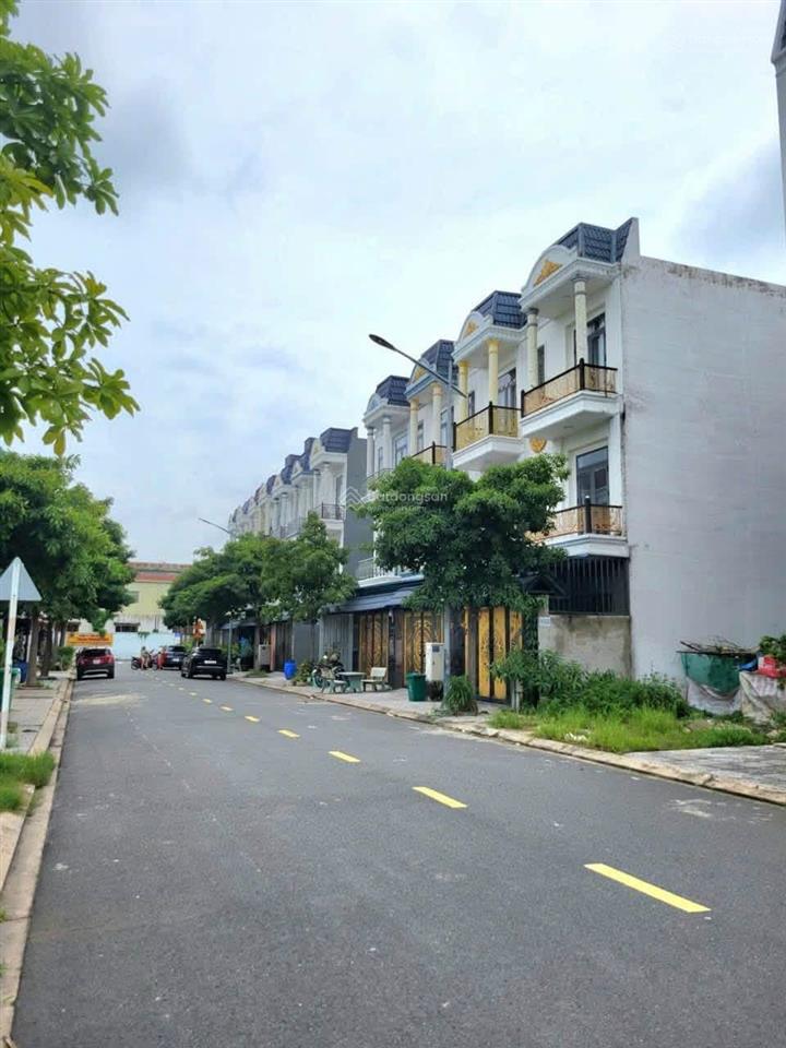 Cho thuê nhà khu nhà ở hoàng nam, thủ dầu một khu 9 phú hoà 4 phòng ngủ, full nội thất.
thích làm