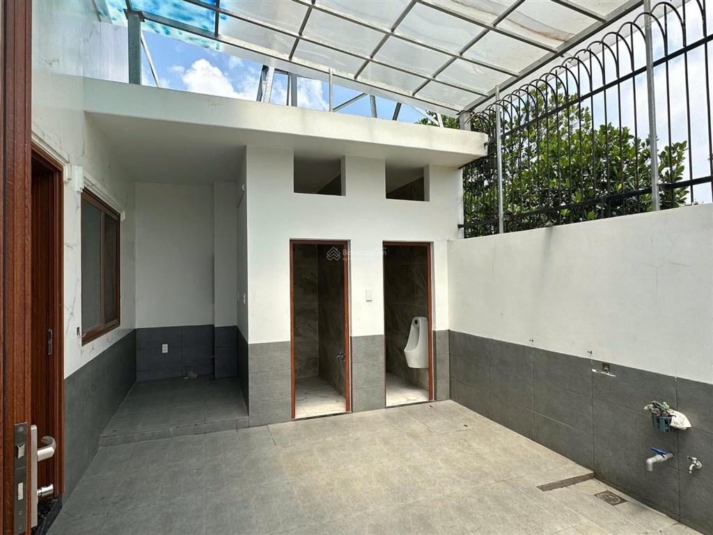 Cho thuê nhà chánh mỹ  gần phố đi bộ bạch đằng  thủ dầu một dt  320m2 sân 2 ô tô , 3p ngủ ,