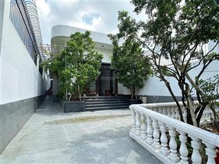 Cho thuê nhà chánh mỹ  gần phố đi bộ bạch đằng  thủ dầu một dt  320m2 sân 2 ô tô , 3p ngủ ,