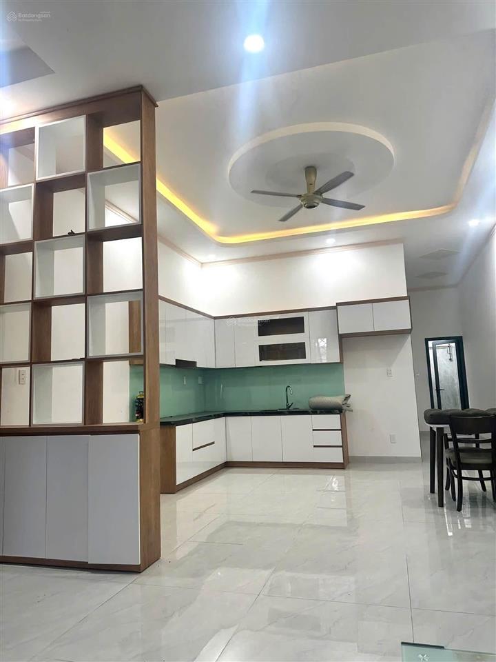 Cho thuê nhà nhánh dx 006 phú mỹ, thủ dầu một. gần tp mới bd giá 9 triệu, cọc 2 th. trệt lầu 3pn