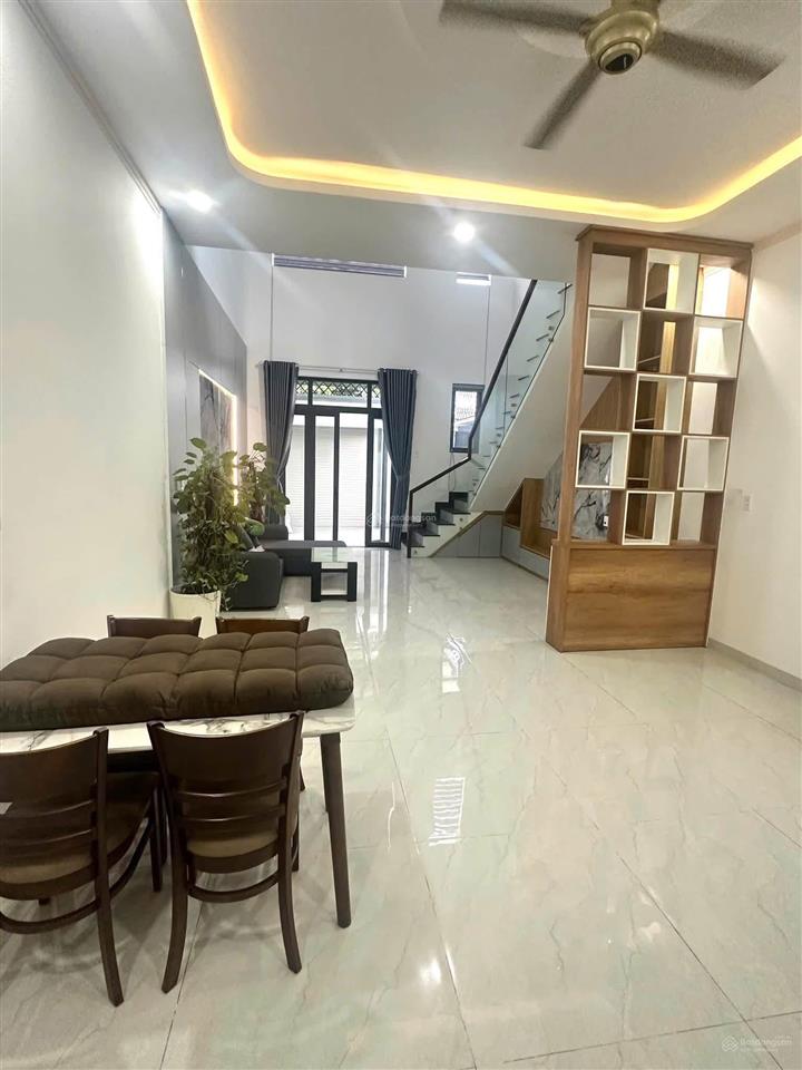 Cho thuê nhà nhánh dx 006 phú mỹ, thủ dầu một. gần tp mới bd giá 9 triệu, cọc 2 th. trệt lầu 3pn