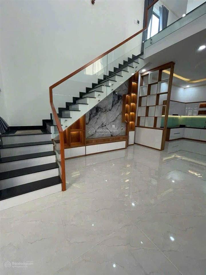 Cho thuê nhà nhánh dx 006 phú mỹ, thủ dầu một. gần tp mới bd giá 9 triệu, cọc 2 th. trệt lầu 3pn