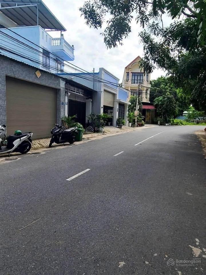 Cho thuê nhà tại dx43  phú mỹ diện tích 5*30m có gác lửng, có 3 phòng ngủ, có bếp, sân oto