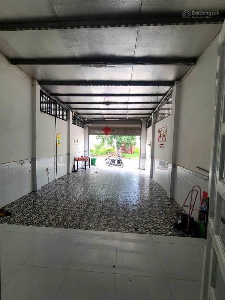 Cho thuê nhà tại dx43  phú mỹ diện tích 5*30m có gác lửng, có 3 phòng ngủ, có bếp, sân oto