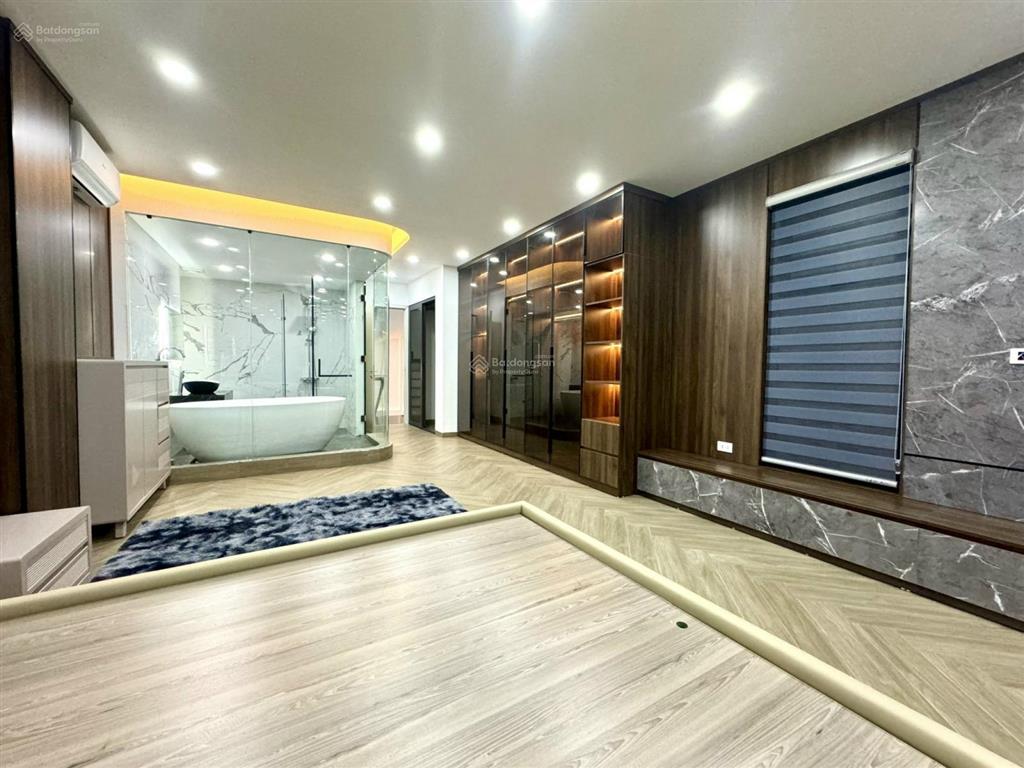 Có nên mua nhà 30 tỷ lúc này không?