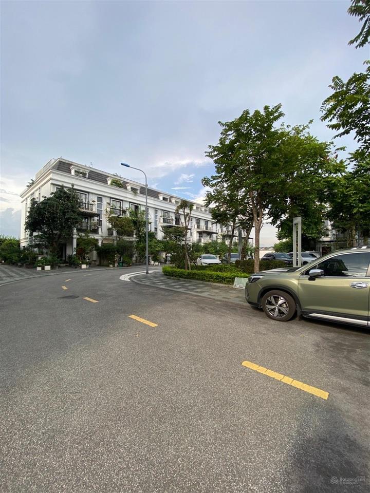 Nhà phân lô cổ linh long biên giá 28 tỷ khu dân cư vip gần trường vị trí đẹp
