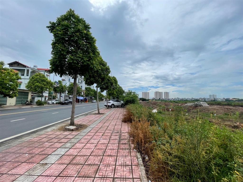 Mặt phố view hồ long biên vị trí đắc địa, cơ hội hiếm trong phân khúc 45 tỷ!