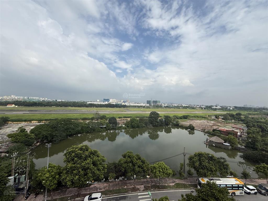 Mặt phố hồng tiến view hồ vừa ở vừa làm văn phòng kinh doanh 500tr/m