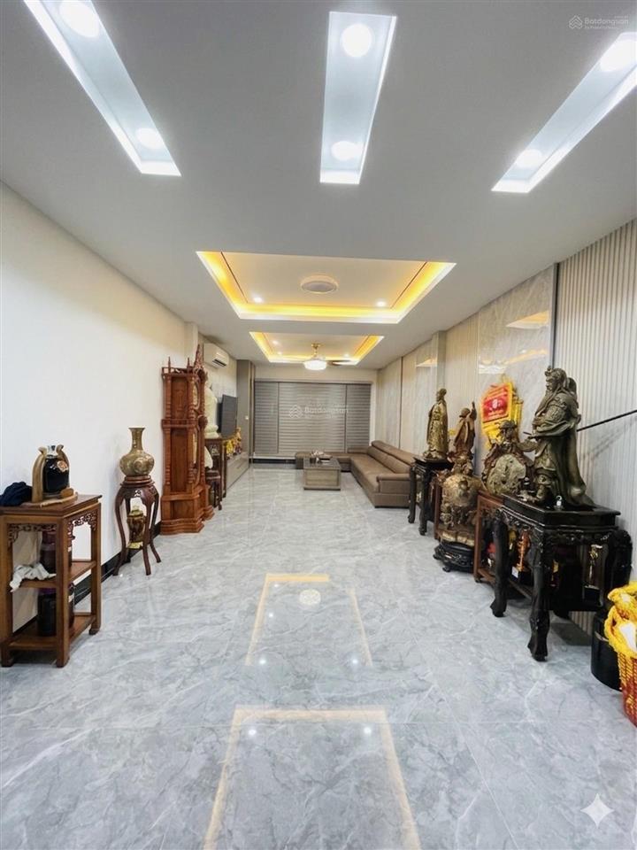 Bán nhà phố trạm long biên 20 tỷ 68m x 7 tầng thang máy full nội thất gần aeon mall